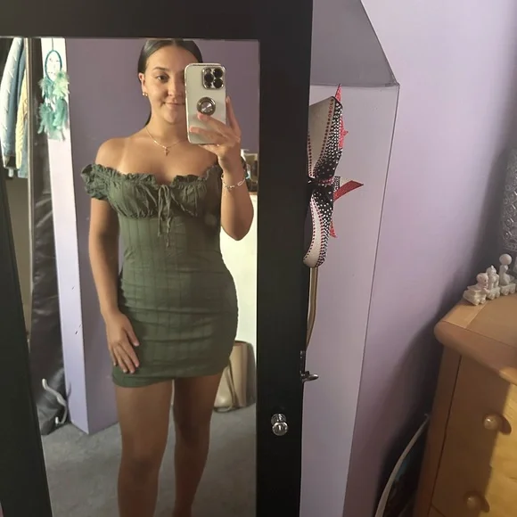Olive green dress. Size M. From Windsor. Only worm once.